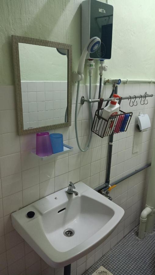באטו פאהאט Snoopy Homestay Two Bedroom מראה חיצוני תמונה